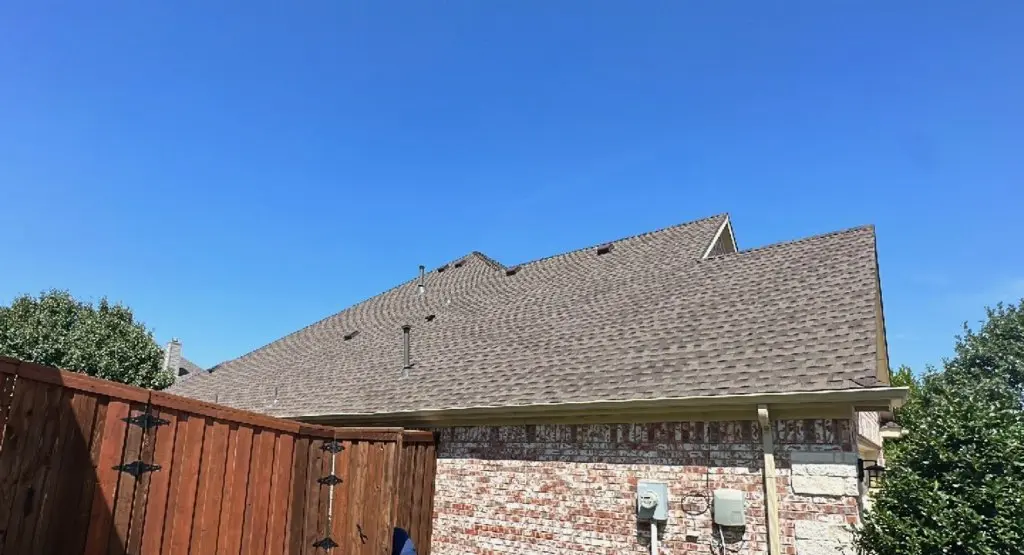Completed roof replacement project in Fort Worth